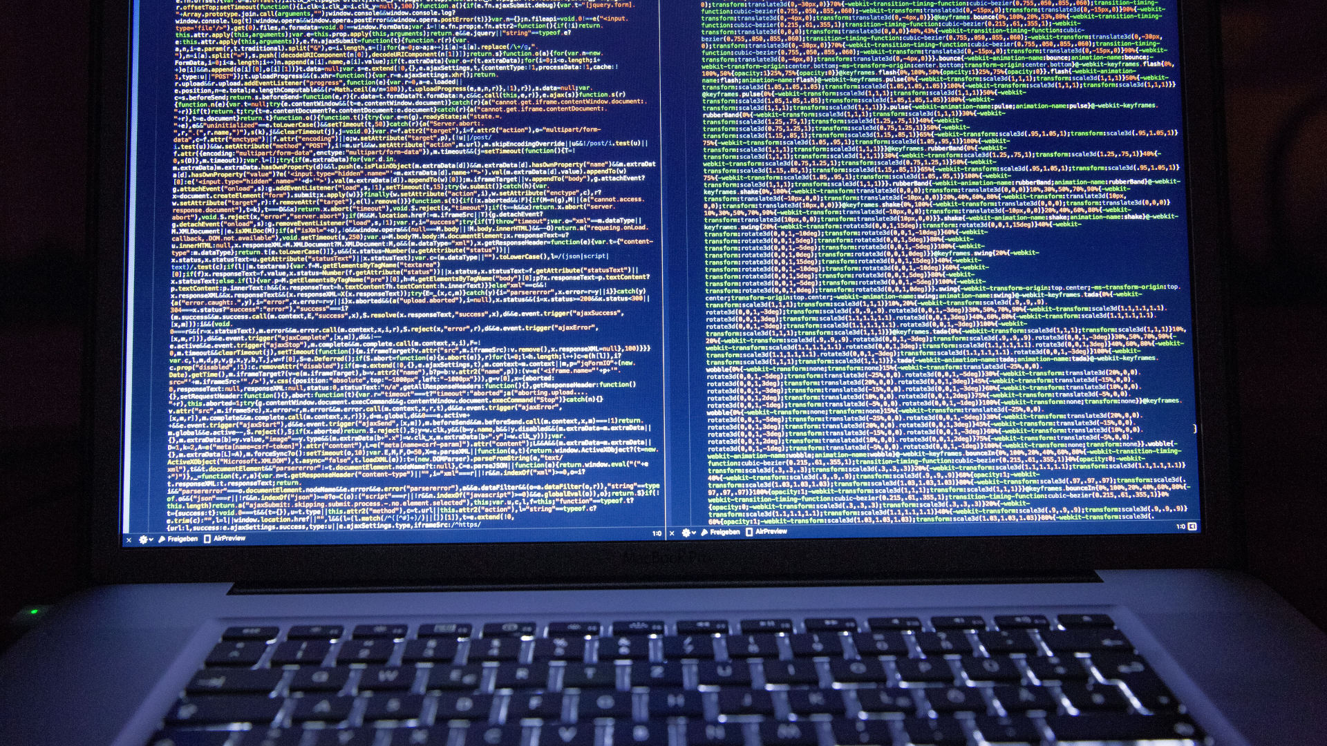 クラッキングとは?手口やリスク、ハッキングとの違いなどを解説