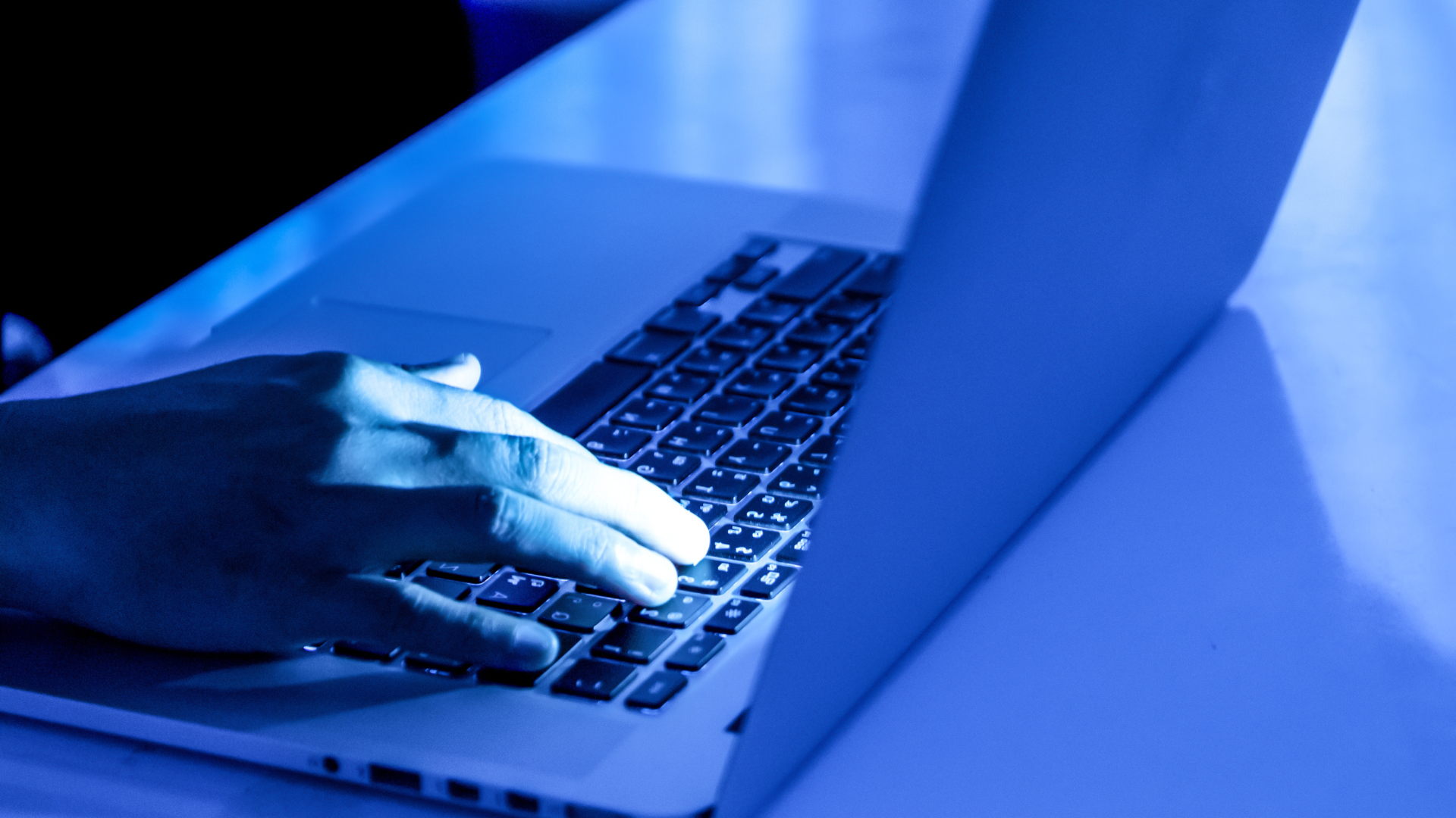 ラテラルフィッシングとは?一般的なフィッシングとの違いを併せて解説